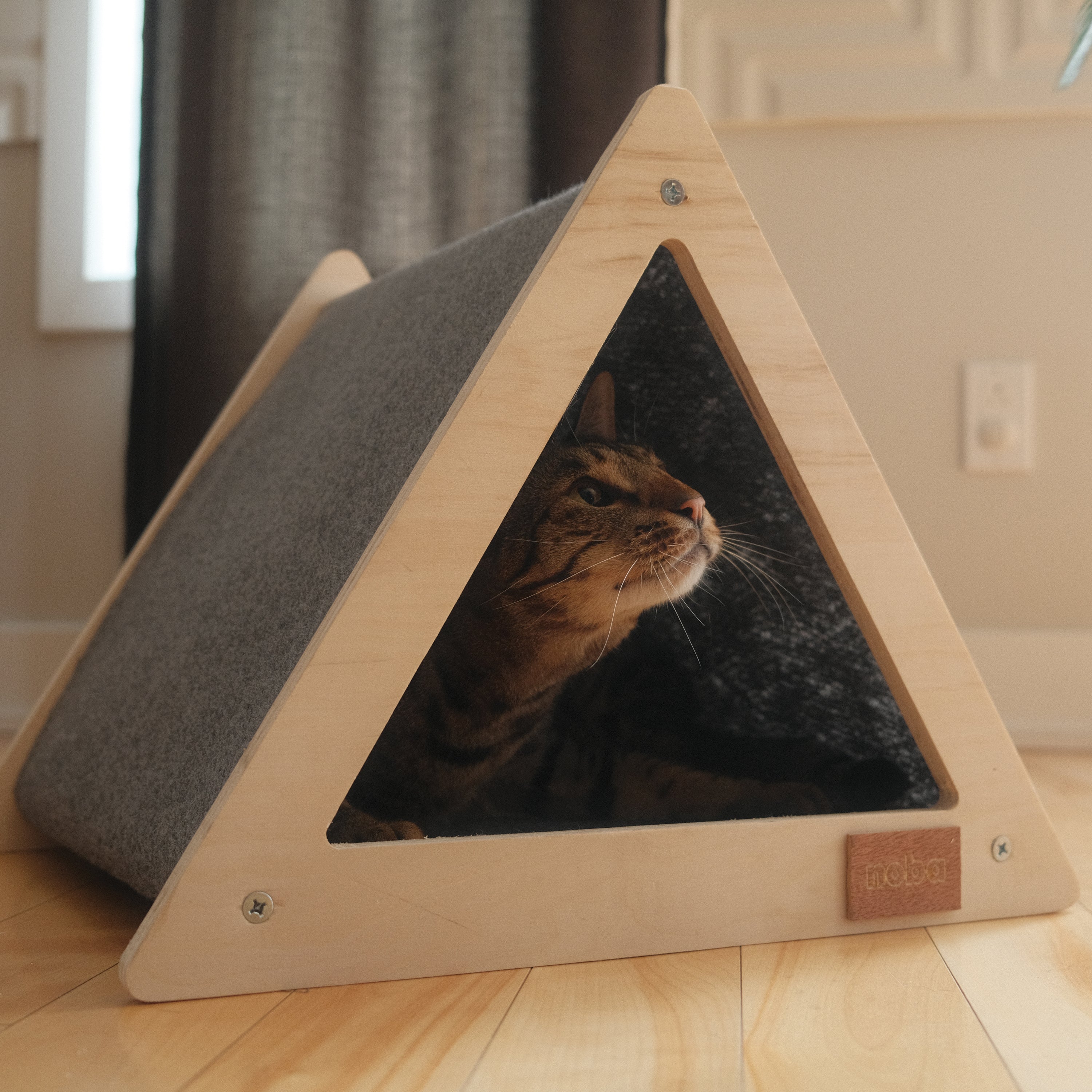 Crown & Whiskers Urban Teepee Pet House – Modern Wooden Cat & Small Dog Hideaway (Made in Canada)