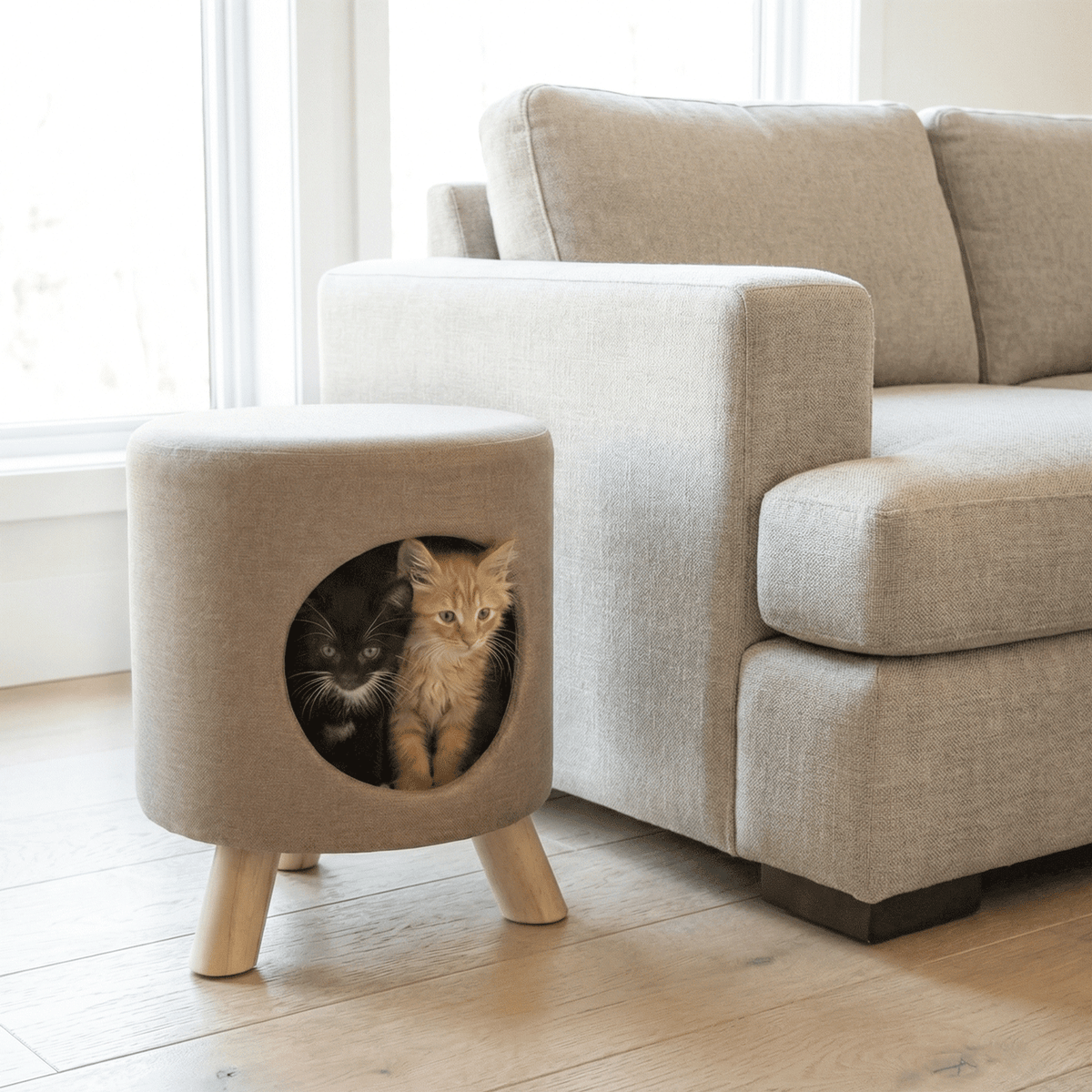 Wallie Pet Stool with Cozy Cat Nook